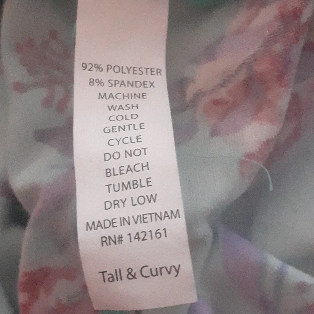 LuLaRoe Tall & Curvy flower leggings - Picture 9 of 9